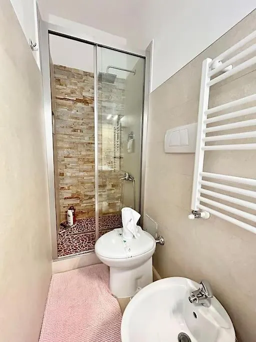 Room Ostiense 로마 홈스테이